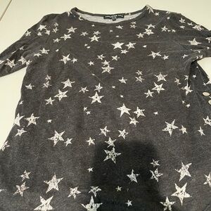 Adorable black and white with stars long sleeve